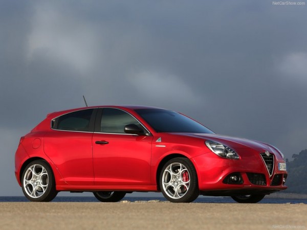 Alfa_Romeo-Giulietta_Quadrifoglio_Verde_2014_800x600_wallpaper_03