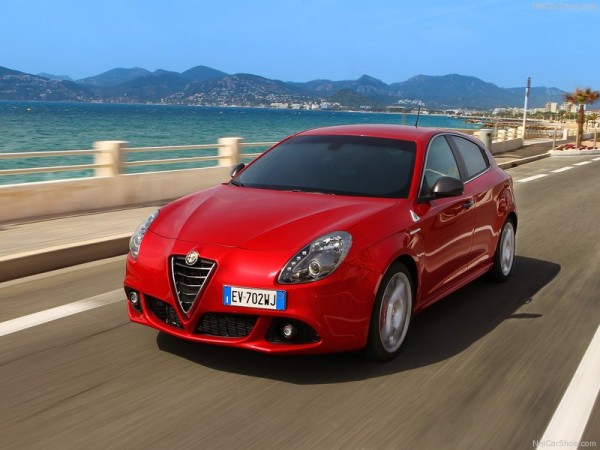 Alfa_Romeo-Giulietta_Quadrifoglio_Verde_2014_800x600_wallpaper_12