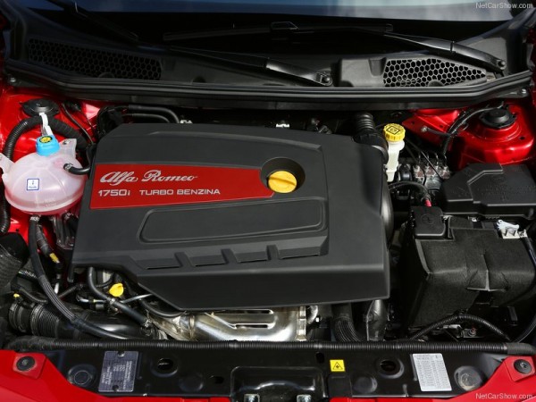 Alfa_Romeo-Giulietta_Quadrifoglio_Verde_2014_800x600_wallpaper_43