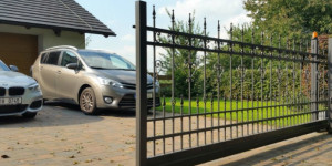 Jak vybrat správnou vjezdovou bránu