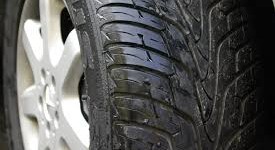 Přezujte letní pneumatiky za zimní včas a ušetřete!
