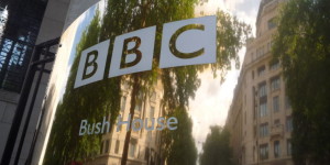 Vedení BBC se zastalo indického speciálu Top Gear