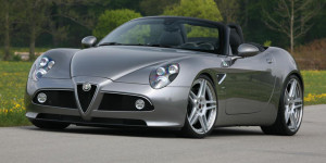 Vylazená Alfa 8C Spider na 600 koní
