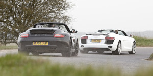 Porsche 911 GTS vs Audi R8 Spyder